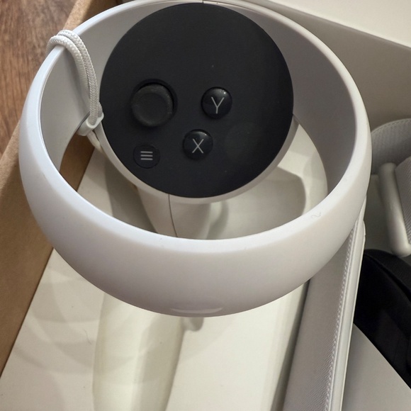 Oculus Meta Quest 2 - Picture 5 of 8